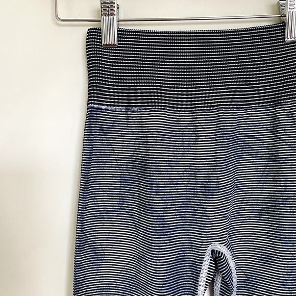 Lululemon Ebb To Train Tight Luna Wash Leggings Size 4 - Picture 4 of 7